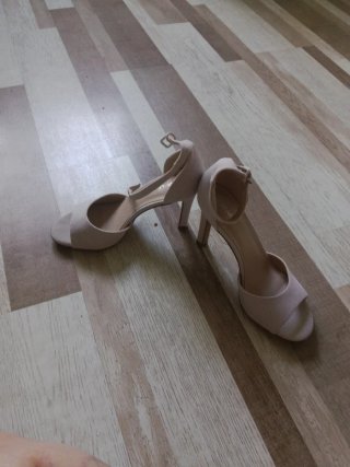 Sandalias tacón beige