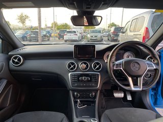 Mercedes-Benz A250 7G-DCT AMG Line (Volante RHD)
