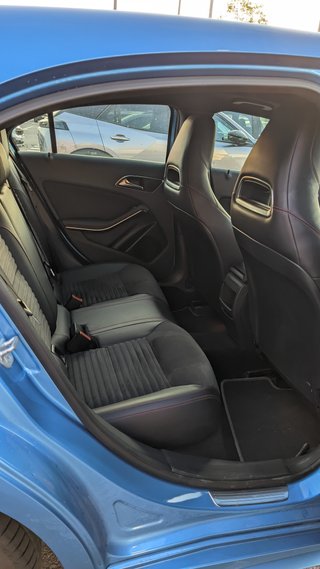 Mercedes-Benz A250 7G-DCT AMG Line (Volante RHD)
