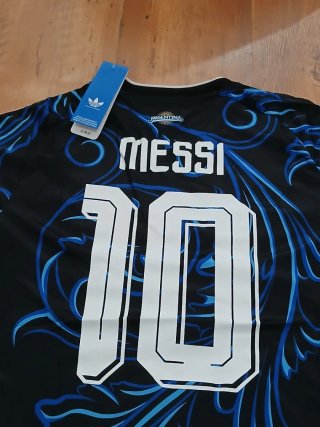Camiseta Talla M Negra y Azul