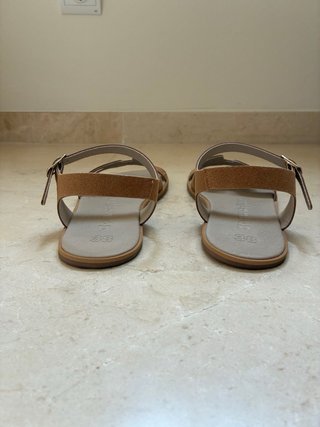 Sandalias barefoot mujer ante marrón