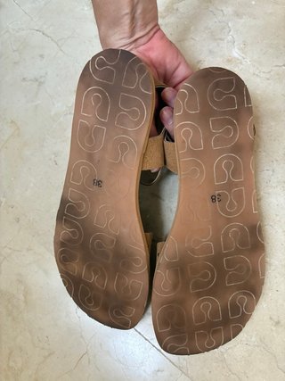 Sandalias barefoot mujer ante marrón