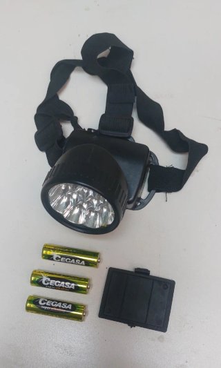 Luz frontal LED con pilas