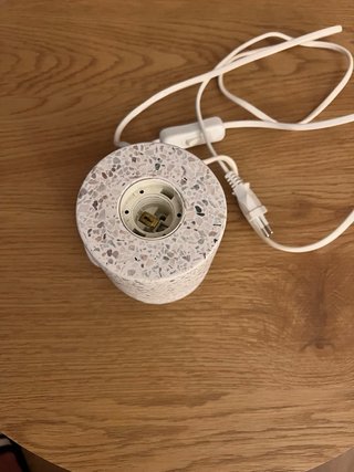 Lámpara de mesa Ikea piedra