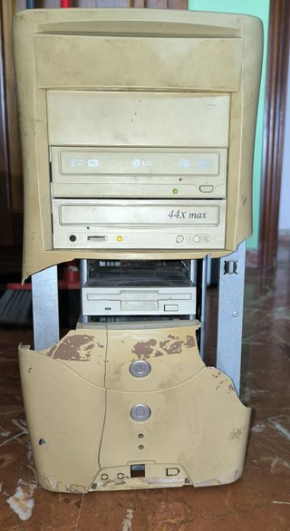 PC Retro Socket 478 Pentium 4 2.5GB RAM