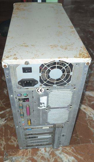 PC Retro Socket 478 Pentium 4 2.5GB RAM