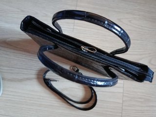 Bolso negro efecto piel cocodrilo