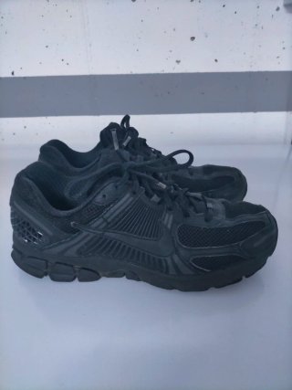 Zapatillas Nike Zoom Vomero 5 Negras