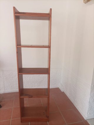 Estantería de madera roble