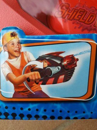 Pistola de agua Shield Blaster 2000