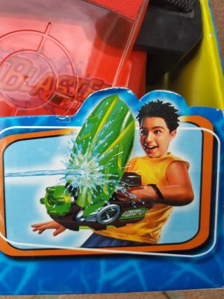 Pistola de agua Shield Blaster 2000