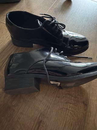 Zapatos de charol negros
