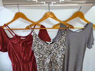 Lote 3 Vestidos y falda verano Talla M