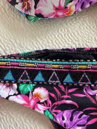 Bikini estampado floral completamente nuevo