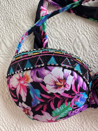 Bikini estampado floral completamente nuevo
