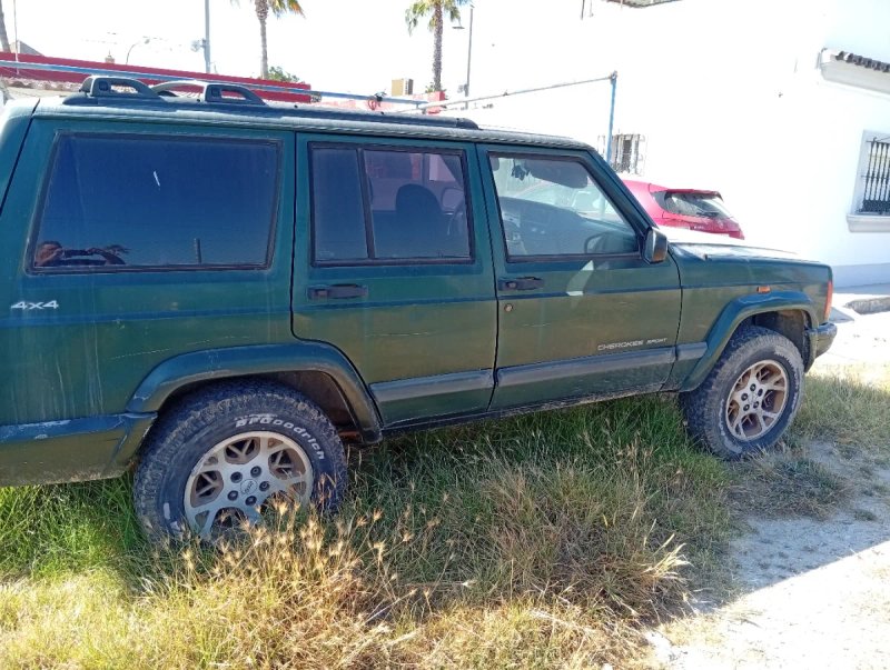 Jeep Cherokee 2000 - foto 1