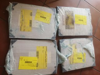Estanterías y baldas de madera y plástico