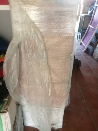Estanterías y baldas de madera y plástico