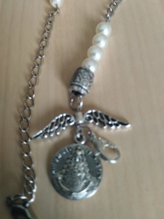 Abaniquero Virgen del Rocío Plata Perlas se ven y