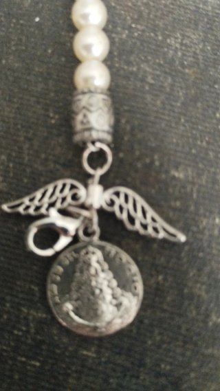 Abaniquero Virgen del Rocío Plata Perlas se ven y