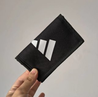 Cartera Adidas Negra con Rayas NEGOCIABLE