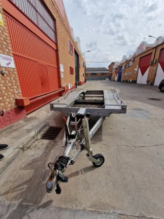 Remolque plataforma para coches
