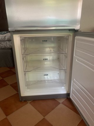 Frigorífico Combi  SOLO FUNCIONA EL CONGELADOR