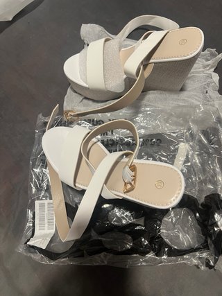 Sandalias de cuña blancas talla 39