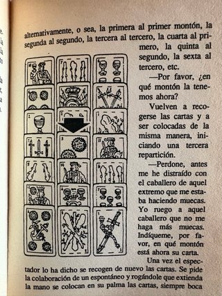 Libro antiguo sobre juego de manos e ilusionismo