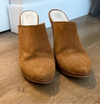 Zapatos de tacón marrones para mujer