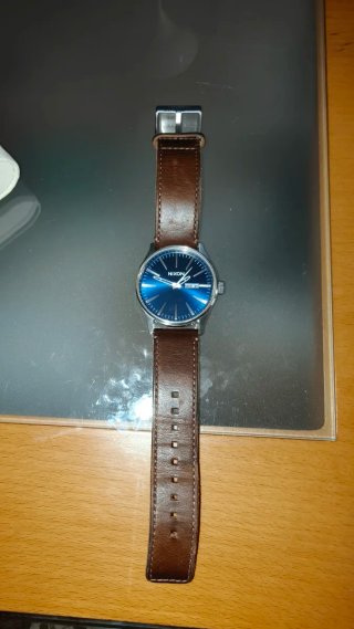 Reloj Nixon Cuarzo Azul Correa Cuero con fecha