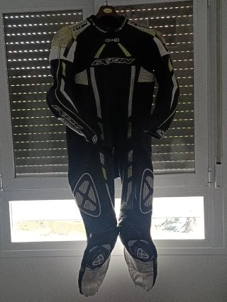 Mono de cuero Ixon Pulsar Talla XL