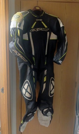 Mono de cuero Ixon Pulsar Talla XL