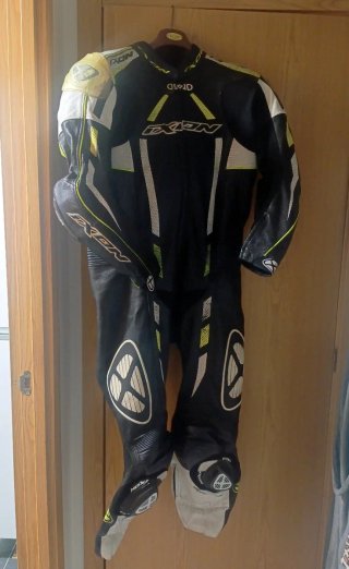 Mono de cuero Ixon Pulsar Talla XL