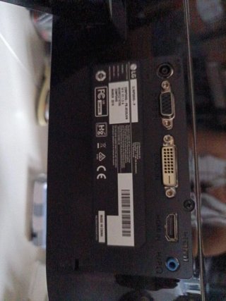 Pantalla LG 30x51 cm