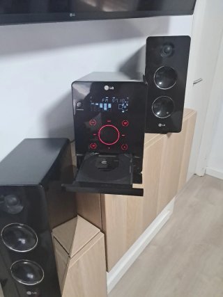 Equipo de Sonido LG Negro