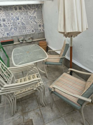 Conjunto mesa, 6 sillones y sombrilla jardín