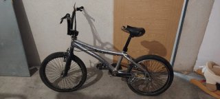 Bicicleta BMX Monty para restaurar