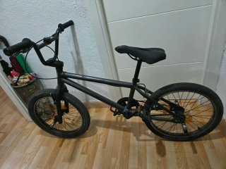 Bicicleta BMX Negra