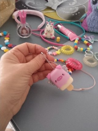 Lote bisutería infantil: pintalabios, unicornio, c
