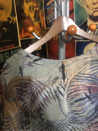 Blusa tropical estampada hojas talla M