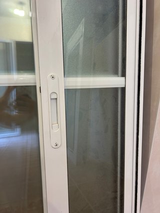 Ventana aluminio blanca