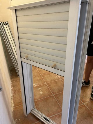 Ventana aluminio blanca
