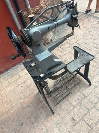 Máquina de coser Singer antigua