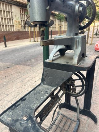 Máquina de coser Singer antigua
