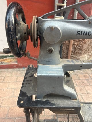 Máquina de coser Singer antigua