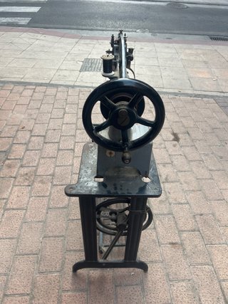 Máquina de coser Singer antigua