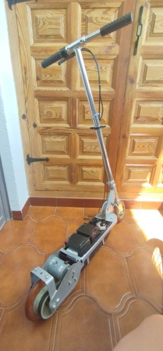 Patinete Eléctrico Amarillo. Leer anuncio