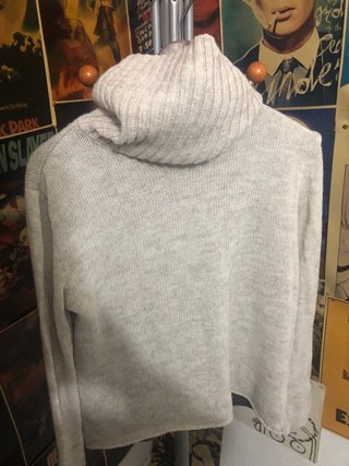 Jersey punto cuello vuelto gris claro