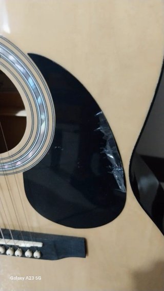 Chitarra acustica  Smith ancora con pellicola